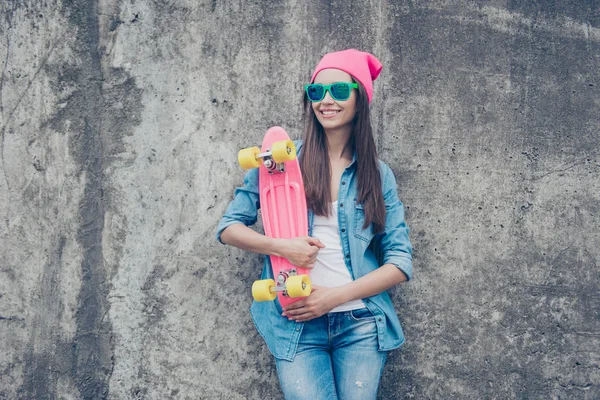 Lady with long board. More colors to your life! Cute charming mo — Stock Photo, Image