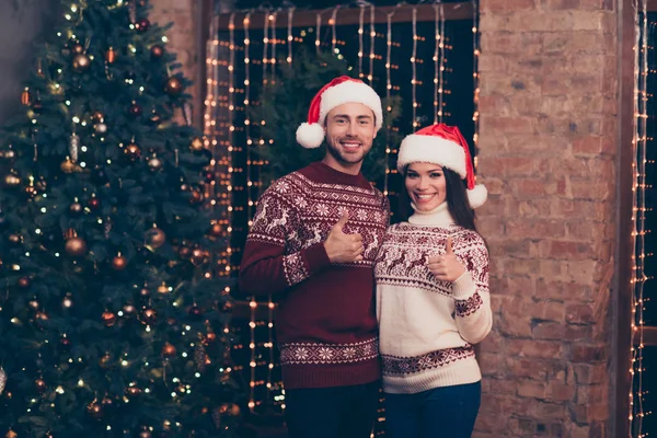 Excited husband and wife bonding, in knitted cute traditional x — Stock Photo, Image