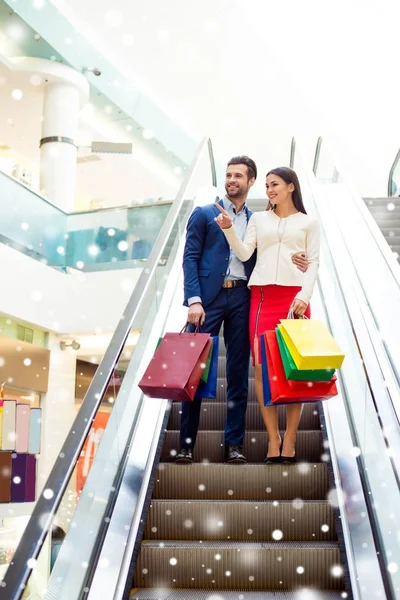 Consumentisme, verkoop en mensen concept - stijlvolle mooie gelukkig y — Stockfoto