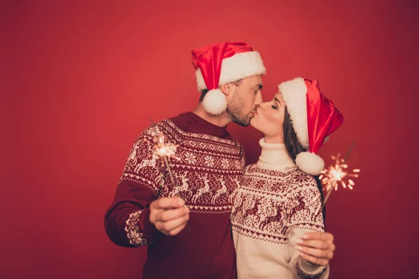 Entzückende, reizende, sinnlich süße Partner in gestrickten traditionellen x — Stockfoto