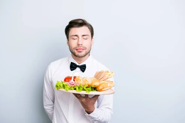 한 레스토랑에 항상 신선한 맛 있는 음식과 질적의 개념 — 스톡 사진