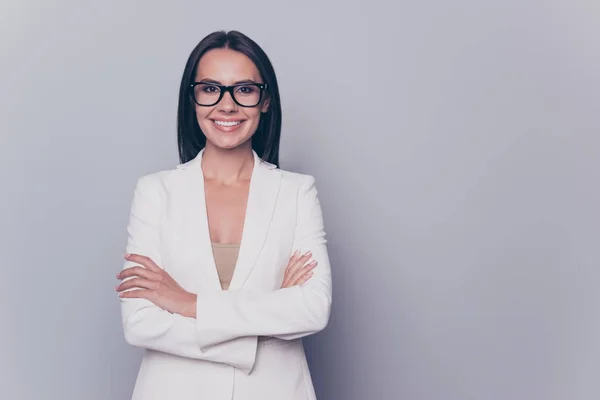 Portret van Kaukasische prachtig prachtig charmante mooie close-up — Stockfoto