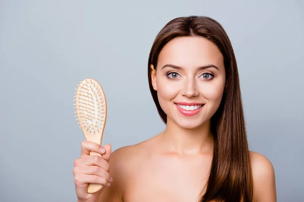 Non perdo più i capelli! Close up ritratto di felice soddisfatto — Foto Stock