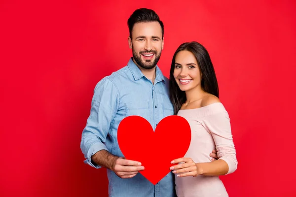 He vs she celebrating valentine day. Portrait of caucasian, beau — Stock Photo, Image