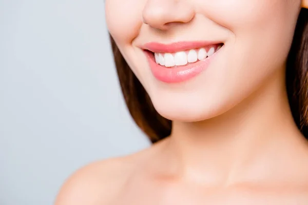 Close up portrait of beautiful wide smile with whitening teeth o — Stock Photo, Image