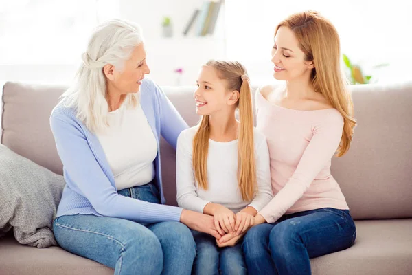 Nonno comodità maternità amicizia rapporto w — Foto Stock