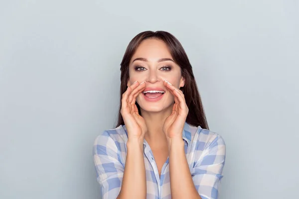 Olá, estou aqui! Retrato de charmoso, caucasiano, perfeito, bonito — Fotografia de Stock