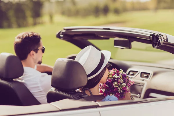 Sentimenti, famiglia sposata, amicizia, raggiungere la destinazione, fuga , — Foto Stock