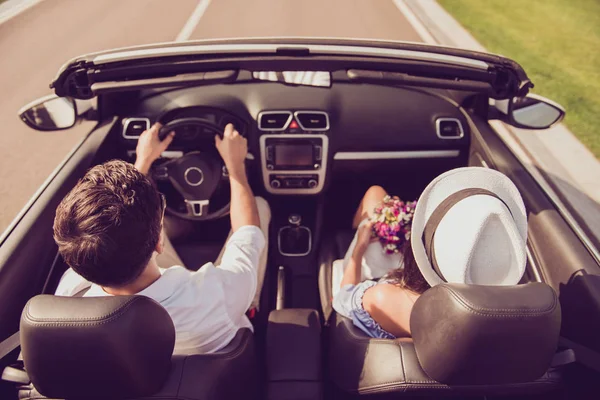 Sentimenti, famiglia sposata, amicizia, raggiungere la destinazione, fuga , — Foto Stock