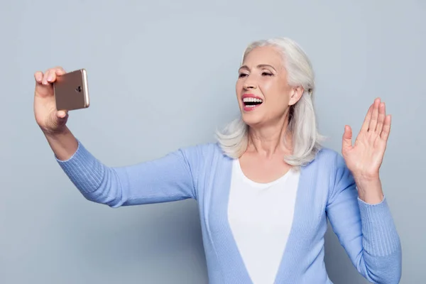 Retrato de emocionado feliz alegre deliciosa alegre encantadora ma — Foto de Stock