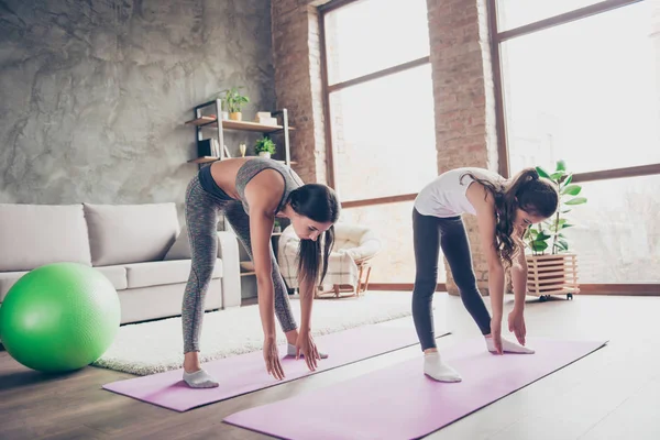 Healthy lifestyle motherhood concept. Pretty attractive sportive — Stock Photo, Image