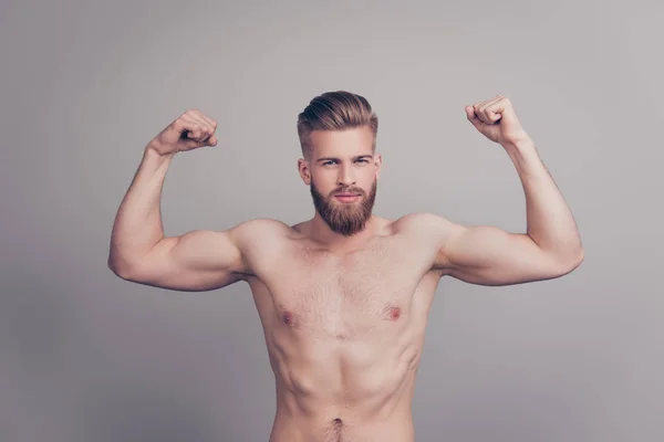 Retrato de brutal deportivo deportivo ajuste deportivo muscular delgado — Foto de Stock