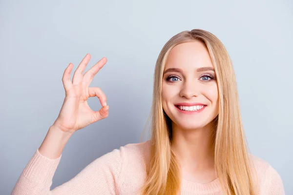 Beauty people positive recommend hand symbol fingers person conc — Stock Photo, Image