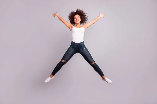 Comprimento total, tamanho completo, corpo inteiro retrato de alegre louco chupar — Fotografia de Stock