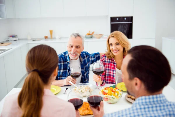 Portrait of stylish, attractive, festive, cheerful senior couple — Stock Photo, Image