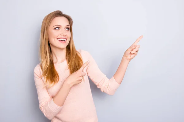 De cerca retrato de confianza linda encantadora encantadora hermosa en — Foto de Stock