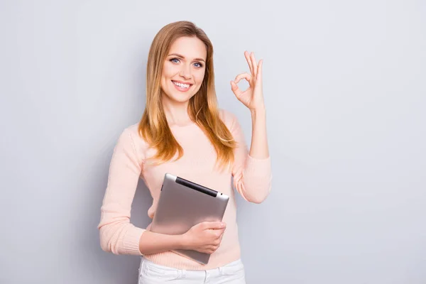 Dispositivo aplicación alegría estilo elegante gente elegante persona cursos enseñar —  Fotos de Stock