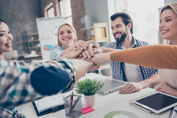 Overeenkomst, prestatie, handdruk motivatie verbinding concept. — Stockfoto