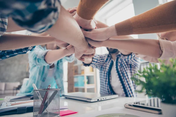 Acuerdo, logro, apretón de manos motivación conexión concepto . — Foto de Stock