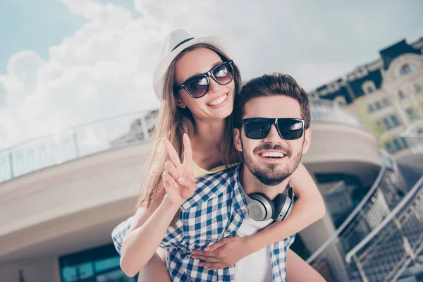 Positive cheerful tourists having journey trip meeting outdoor i — Stock Photo, Image