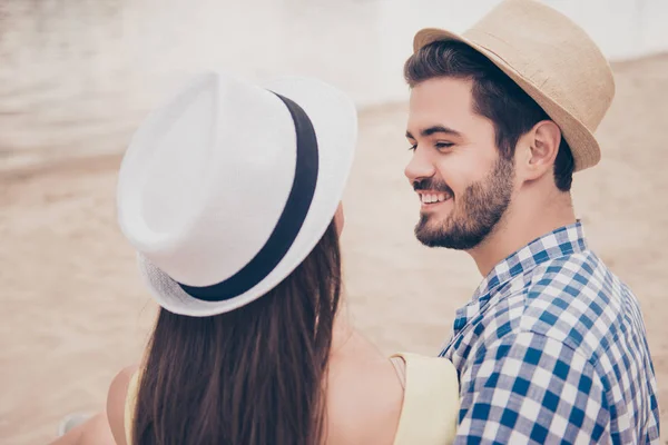 Baş shot çekici romantik güzel şık trendy arkadan görünüm — Stok fotoğraf