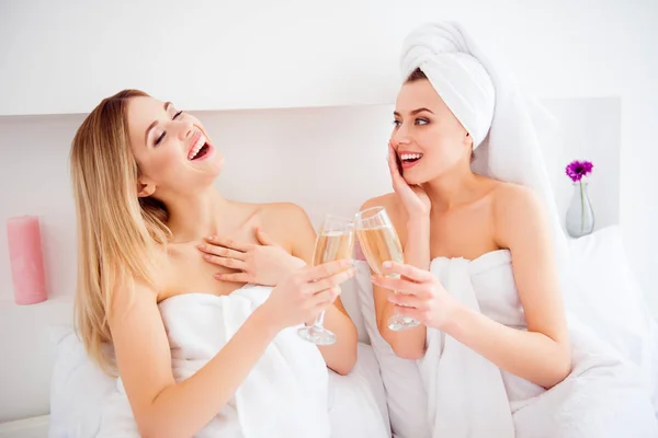 Cheerful, charming, stylish, attractive, excited models enjoying — Stock Photo, Image