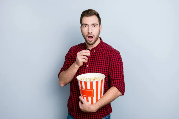 ¡Vaya! Retrato de asustado asustado sorprendido apuesto att — Foto de Stock