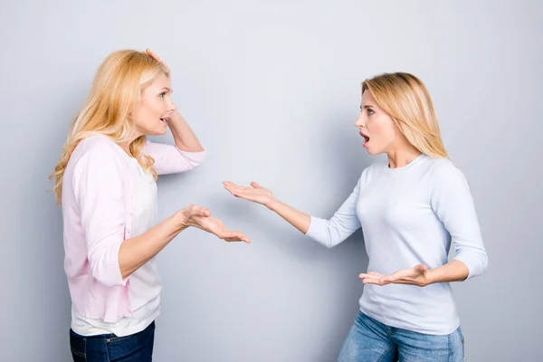 Misunderstanding disagreement insult concept, nervous irritated — Stock Photo, Image