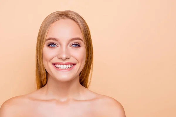 Retrato con espacio de copia lugar vacío para el producto de encanto bonito —  Fotos de Stock