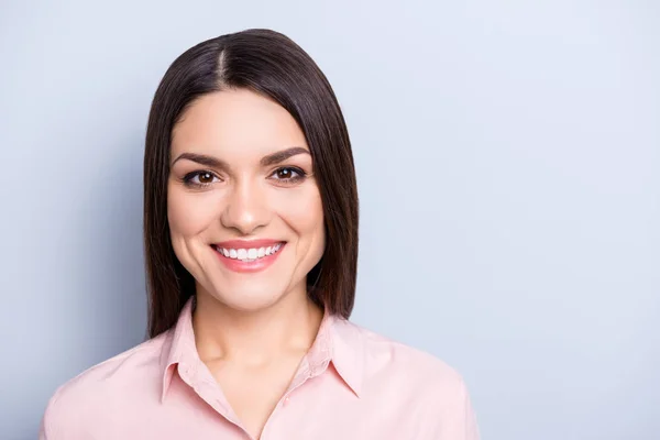 Retrato com espaço de cópia lugar vazio de bonito, encantador, encantador — Fotografia de Stock