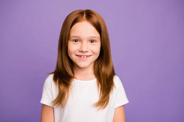 Closeup photo of pretty adorable little foxy school child lady standing first studying day at class see friends wear white t-shirt isolated over pastel purple background — Stock Photo, Image