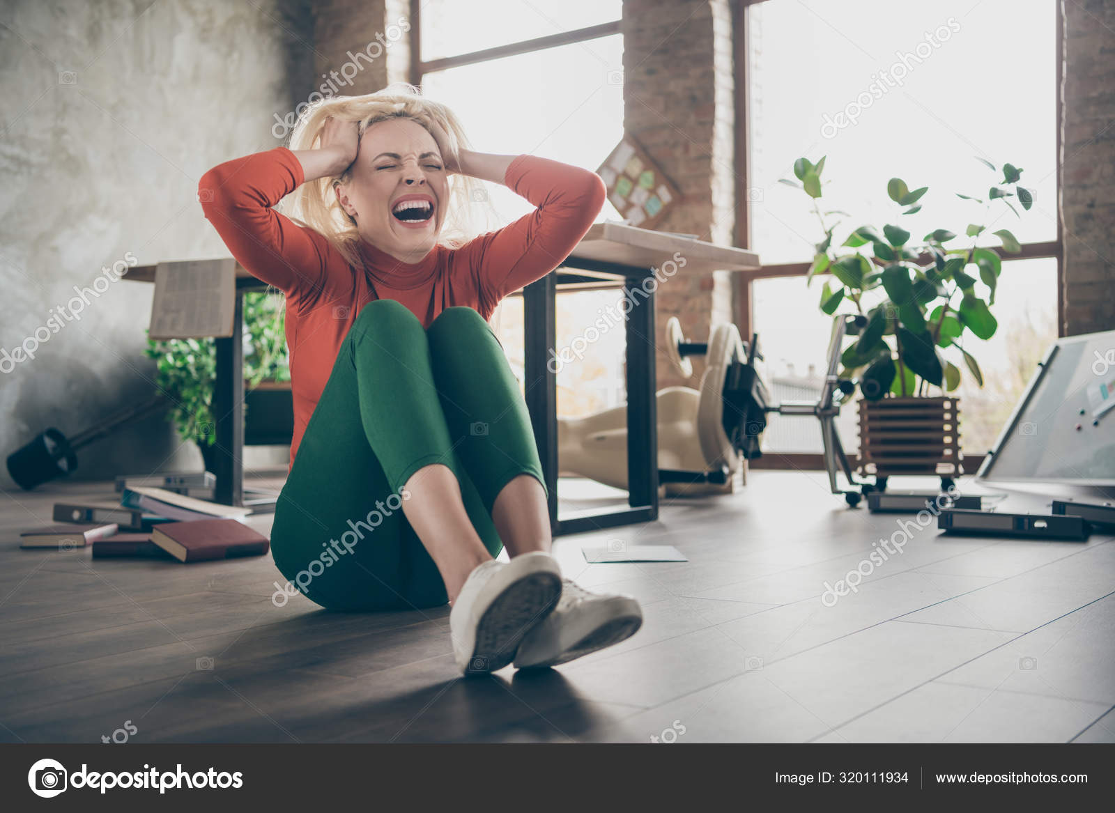 Full Length Photo Of Frustrated Agent Freelancer Woman With Bad