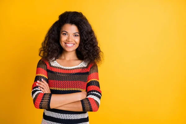 Portrait of her she nice attractive lovely charming cute pretty cheerful cheery wavy-haired girl wearing knitted sweater folded arms isolated over bright vivid shine vibrant yellow color background — Stock Photo, Image