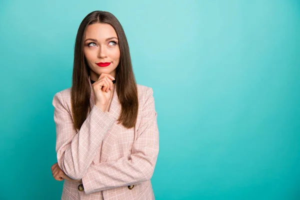 Portret van haar ze mooi aantrekkelijk mooi charmant vrij duur rechte haren meisje denken creëren oplossing geïsoleerd op helder levendig glans levendig blauw groen turquoise kleur achtergrond — Stockfoto