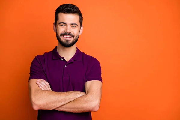 Portrait of confident positive guy feel candid emotions cross hands enjoy free time wear stylish clothing isolated over vivid color background — Stock Photo, Image