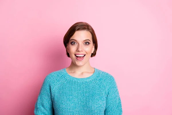 Close-up portrait of her she nice-looking attractive lovely cheerful cheery brown-haired woman mother isolated over pink pastel color background — Stock Photo, Image