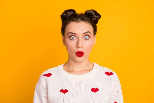 Close-up portrait of her she nice attractive lovely lovable pretty cute cheerful amazed girl incredible news expression isolated on bright vivid shine vibrant yellow color background — 스톡 사진