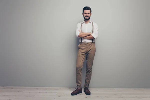 Ful size photo of cheerful imposing classy marketer chief man cross hands ready decide decisions choose choice wear modern brown outfit footwear isolated over gray color background — Stock Fotó