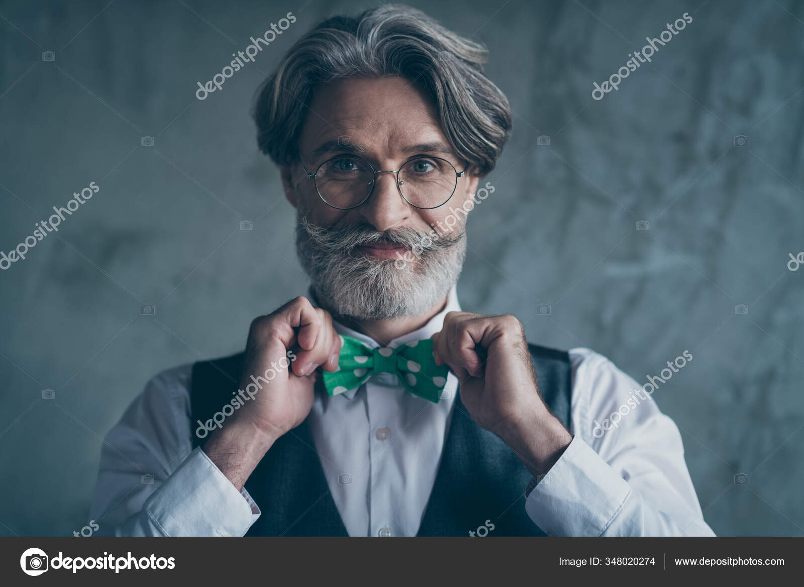 Close up photo of classy old rich luxury wealthy man prepare for work