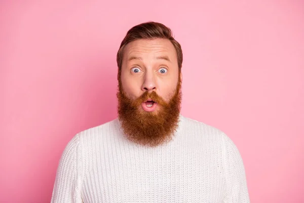 Close-up portrait of his he nice attractive funny funky amazed cheerful cheery foxy man good news reaction opened mouth isolated over pink pastel color background — Stock Photo, Image