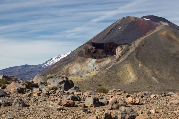 Piros-kráter és a Mount Ngauruhoe — Stock Fotó