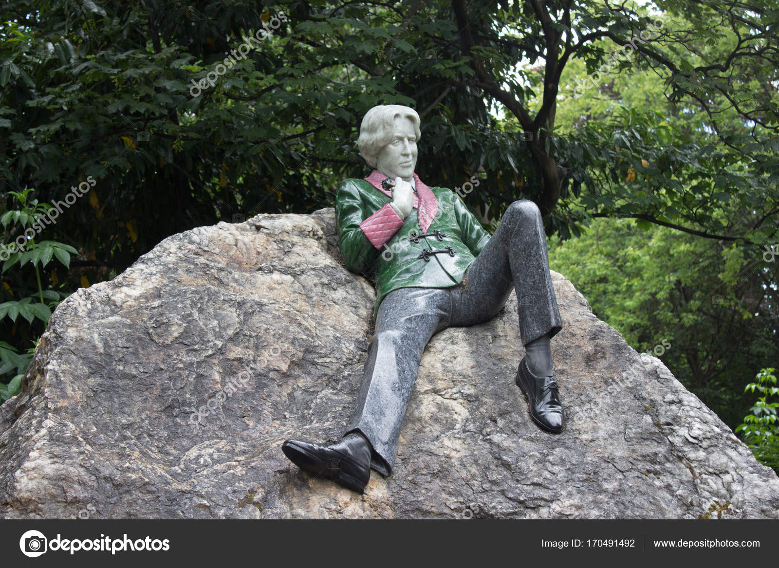 Oscar Wilde Monument Stock Editorial Photo C Lavinak 170491492