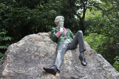 Oscar Wilde monument