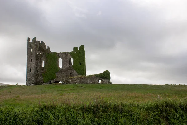 アイルランドのケリーのリングにある城の遺跡 Ballycarberry城 — ストック写真