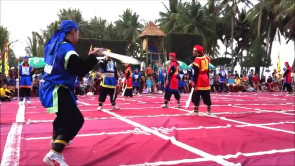 Human chess performed with martial art on the beach festival — Stock Video