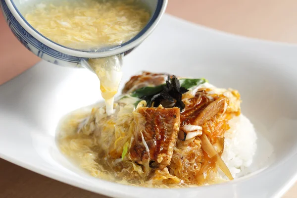 Крабовый суп с тушеным рисом — стоковое фото