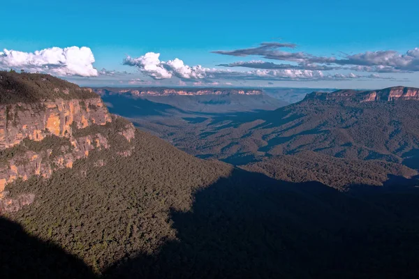 Yemyeşil dağ manzarası, Avustralya