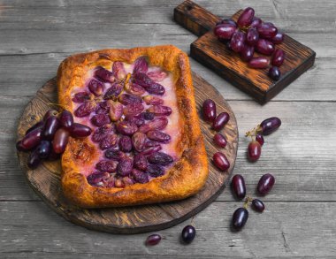 Ev yapımı Galette'ye veya mor üzüm ile huysuz pasta