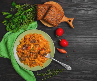 mantar ile haşlanmış lahana