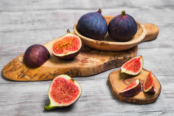 incir parçalar halinde kesilmiş